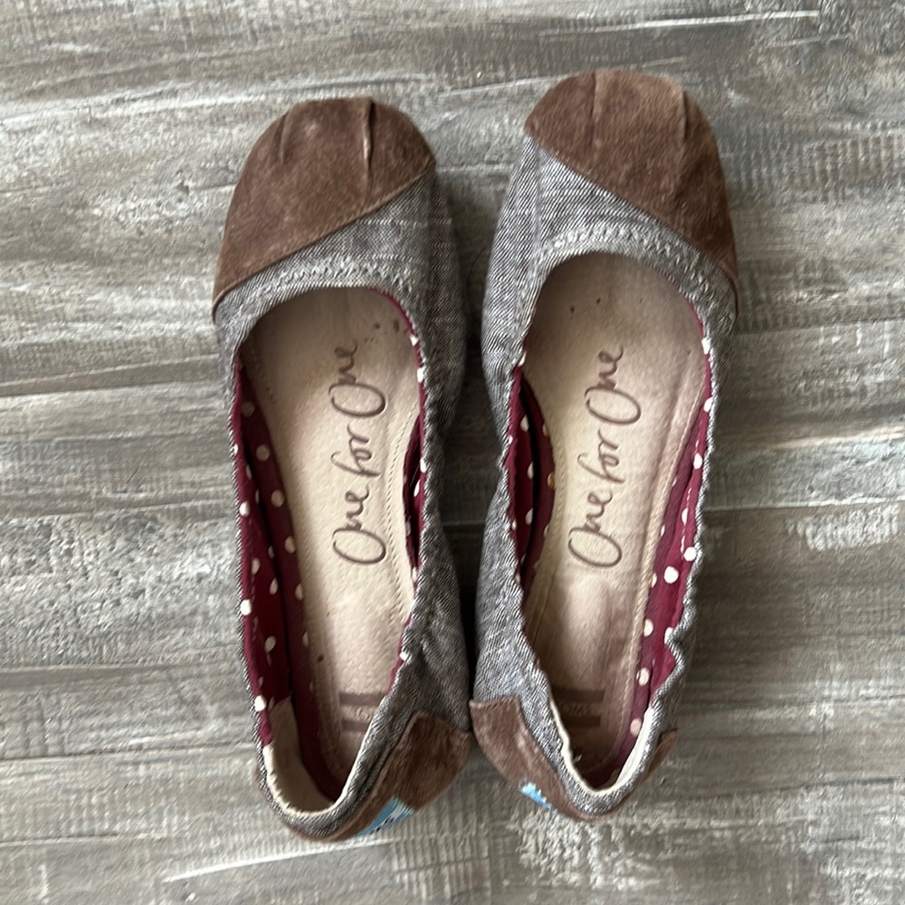 Tom’s slip-on’s